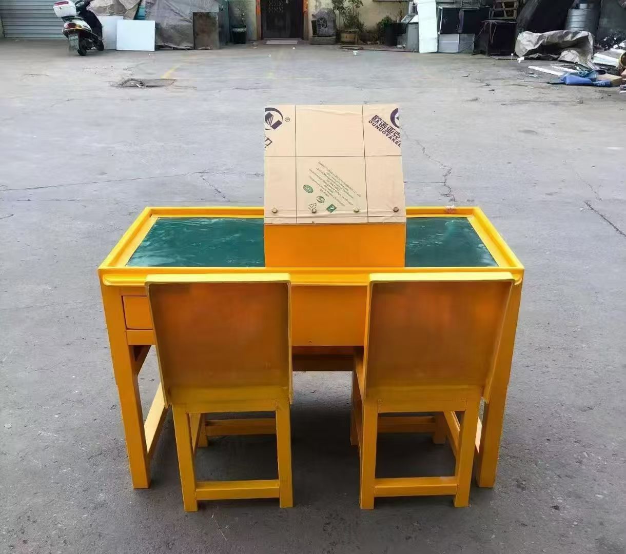 南江防静电导通桌井下煤矿火工品发放桌：危险品流转的安全守护者